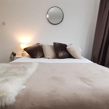 Free Parking Spacious Home Cardiff Exterior foto